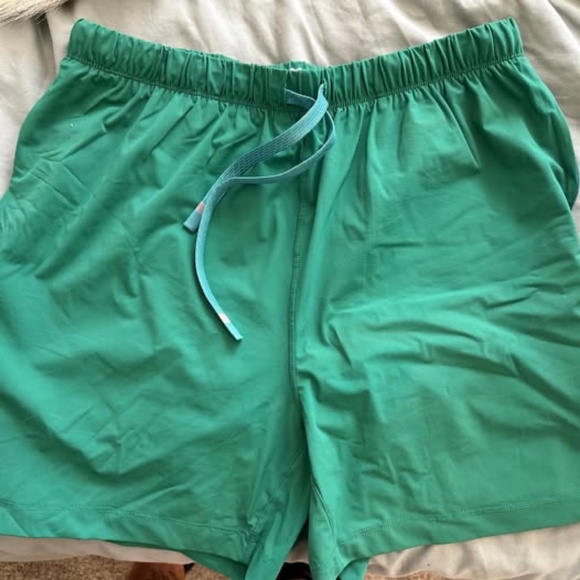 Fabletics Shorts Bundle - Picture 4 of 13